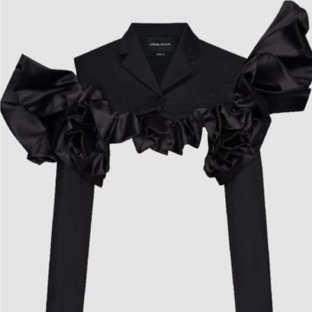 NWOT Urban Revivo cropped blazer
